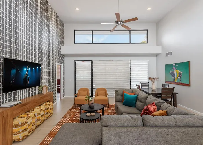 Zeta - Private Balcony - In Old Town Scottsdale