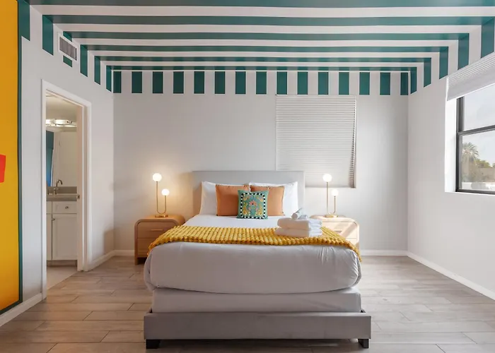 Zeta - Private Balcony - In Old Town *